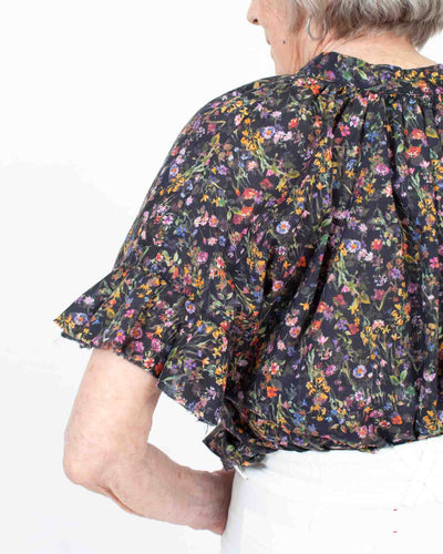 AQC Clothing Medium Floral Short Sleeve Blouse