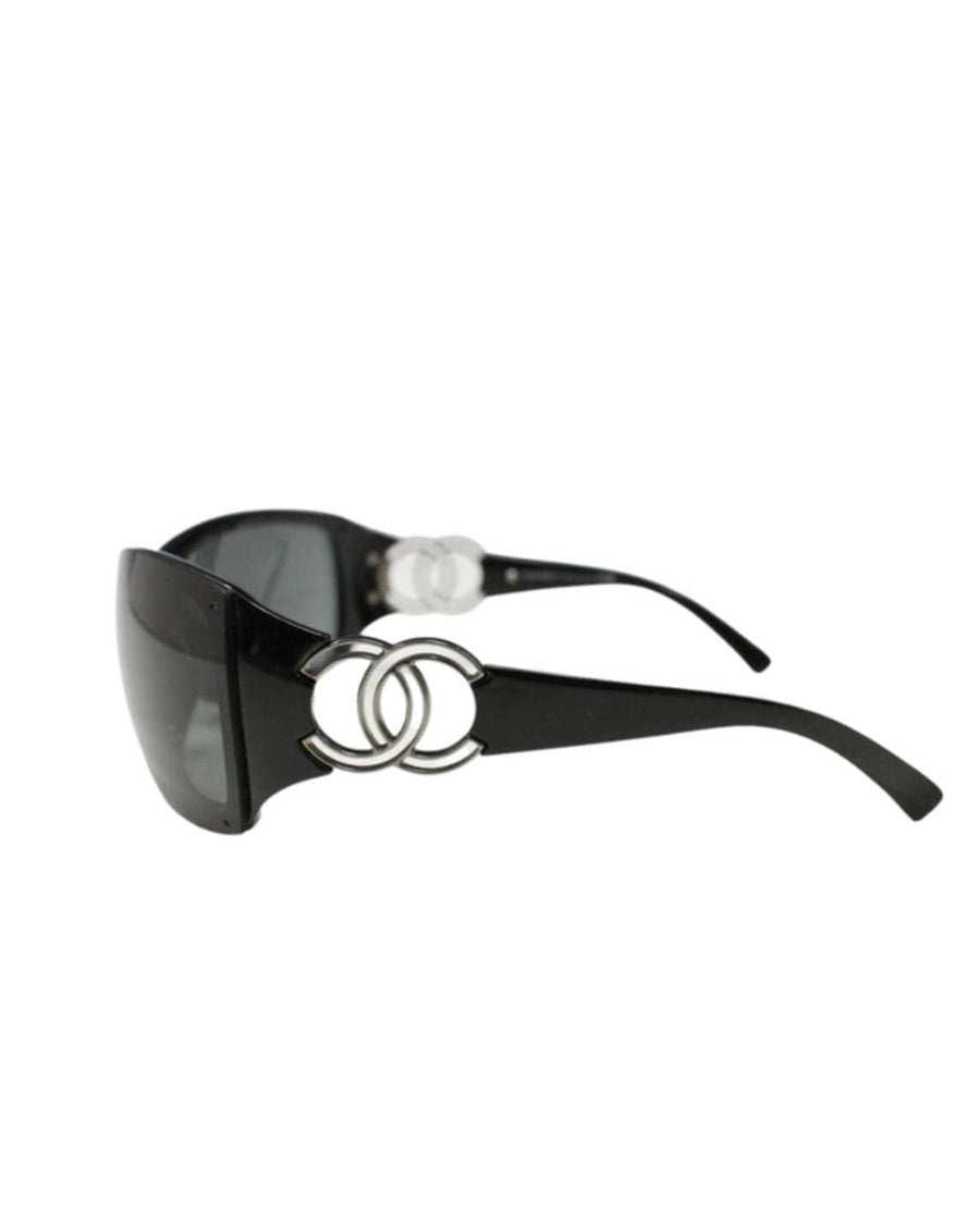 Chanel Accessories One Size Chanel Shield CC Logo Sunglasses