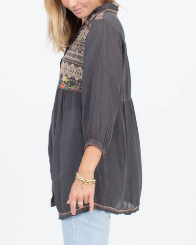 Johnny Was Clothing Small Embroidered Button Down Blouse