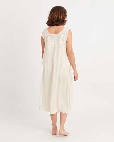 Mes Demoiselles Clothing Small | US 4 I FR 36 Juvenile Midi Dress with Slip