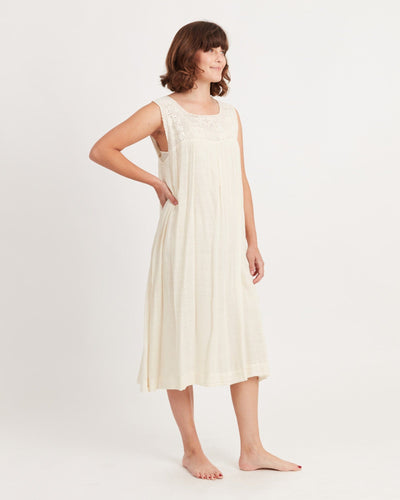 Mes Demoiselles Clothing Small | US 4 I FR 36 Juvenile Midi Dress with Slip