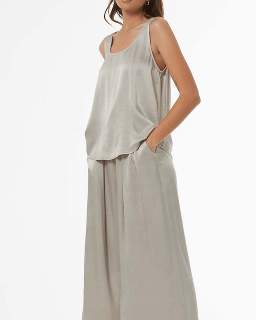 Young Fabulous & Broke Clothing Medium Dana Scoop Tank - Harbor Grey