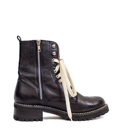 AQUA Shoes Medium | US 9 Black Leather Combat Boots with Contrast Laces