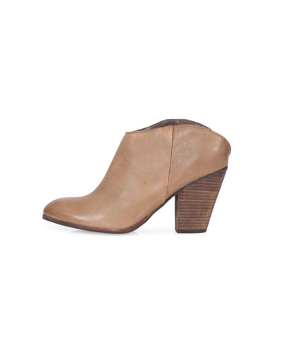 Dolce Vita Shoes Large | US 10 Open Back Slip On Booties