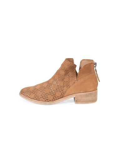 Dolce Vita Shoes Small | US 7 Perforated Ankle Boots