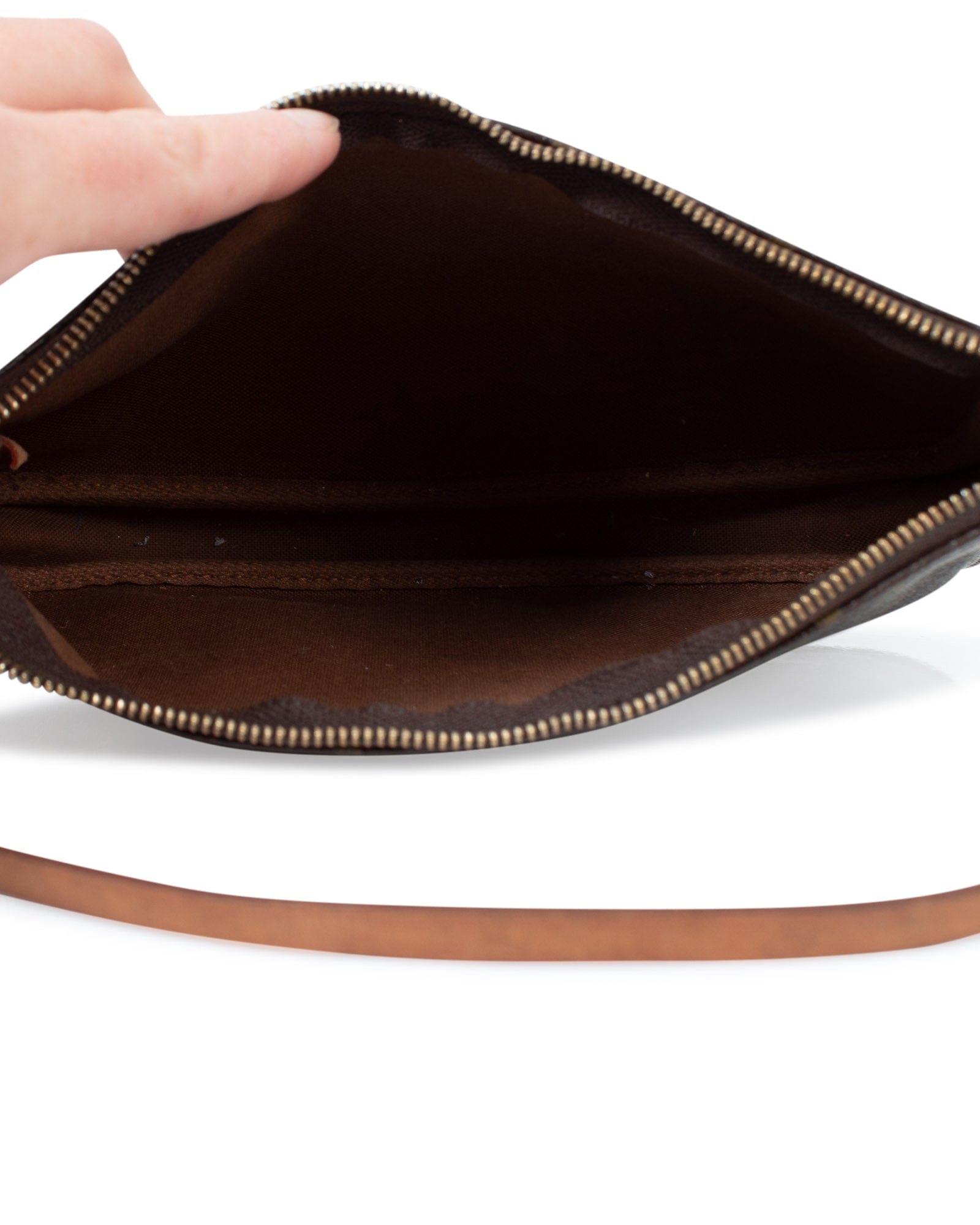 Louis Vuitton Bags One Size Vintage Monogram Crossbody Pouchette Shoulder Bag