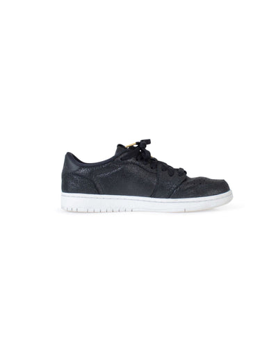 Nike Shoes Medium | US 9.5 Black Low Top Sneakers