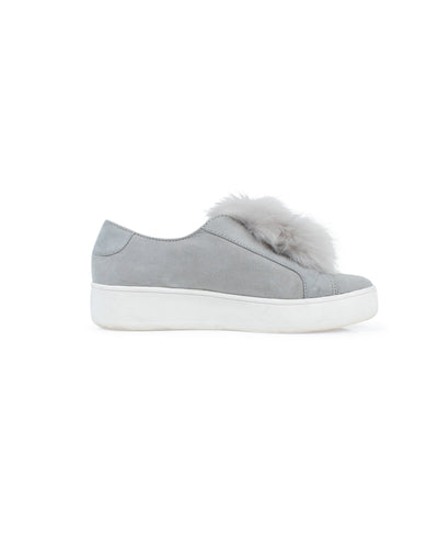 Steve Madden Shoes Medium | US 9 Pom Pom Slide On Sneakers
