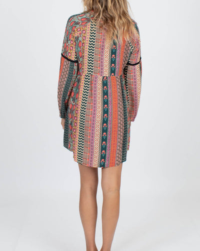 Tigerlily Clothing Medium | US 6 Button Down Long Sleeve Tunic Dress
