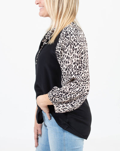 Tucker Clothing XS Silk Animal Print Blouse