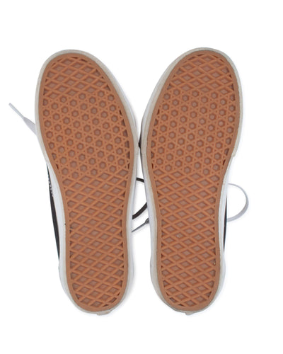 Vans Shoes Medium | US 8.5 Classic Low Top Sneaker