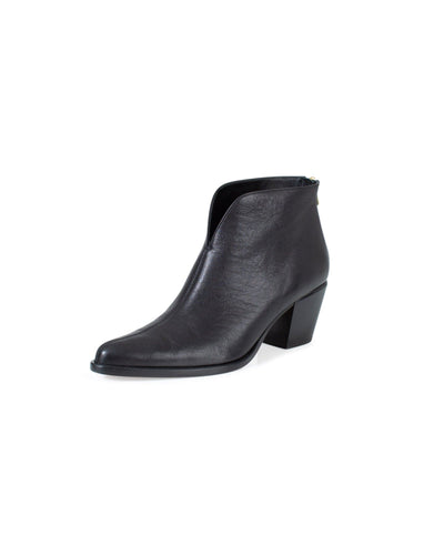 Vince Shoes Medium | US 8 Pointed Toe Ankle Boots
